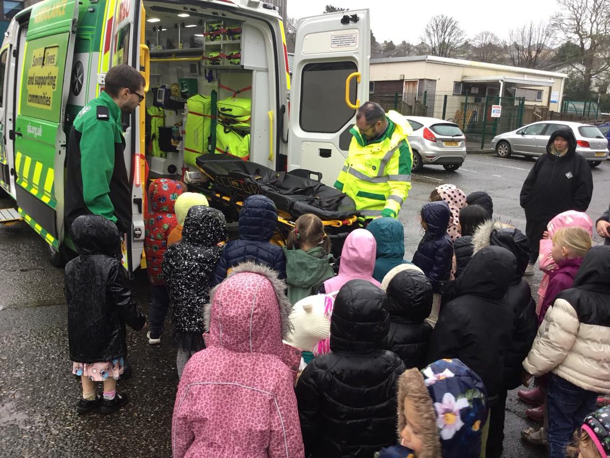 TregollsAcademy's tweet image. EYFS finished their topic of 'Who Can Help Us?' today with a very special visit from St Johns Ambulance 🚑 today! They really enjoyed hearing all about the job of a paramedic and all the equipment used to help people. They particularly enjoyed the siren! 🚨 #TeamTregolls