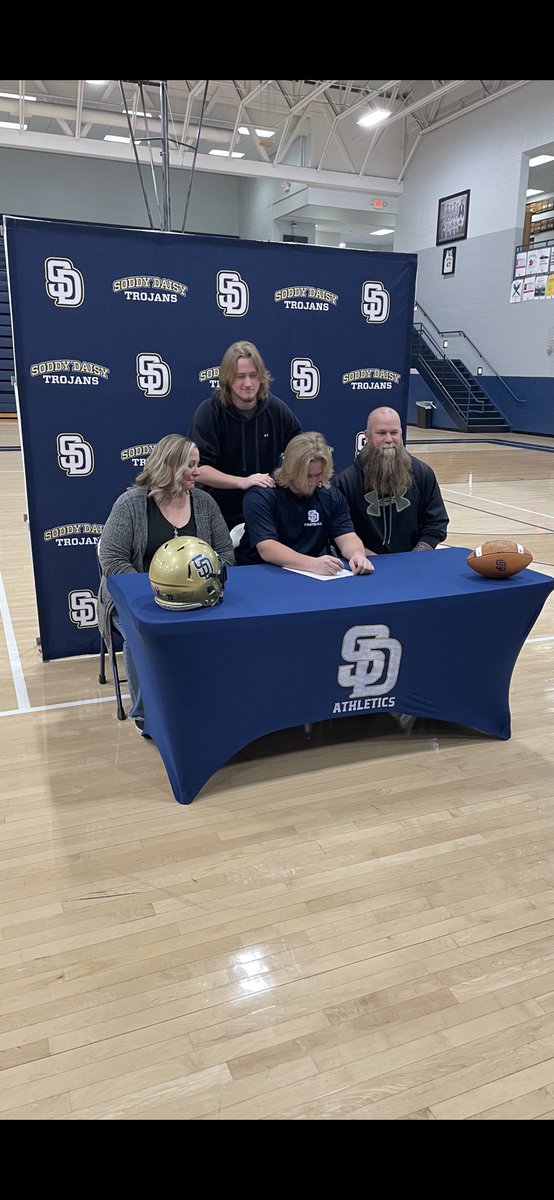 SDTrojansFB's tweet photo. Congratulations to Matthew Nunley on signing with @TusculumFB! One of the most intense leaders and players ever to play here! @sdathletics @MatthewNunley7 @josh_owensby #NSD2024 https://t.co/pdFTXUSb4p