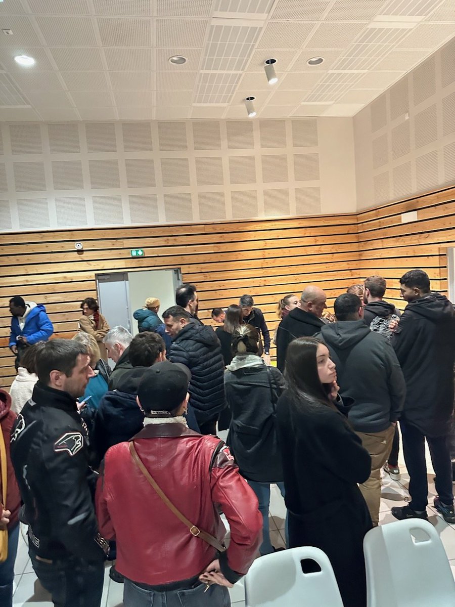 #AvecFranceTravail au Puy-en-Velay, journée de recrutement ce jeudi pour le restaurant-brasserie Au Bureau. 20 postes à pourvoir pour cette nouvelle implantation. Merci aux équipes de conseillers et les partenaires pour le sourcing. <a href="/FTravail_ARA/">France Travail Auvergne-Rhône-Alpes</a> <a href="/PeyrardK/">PEYRARD Karine</a>