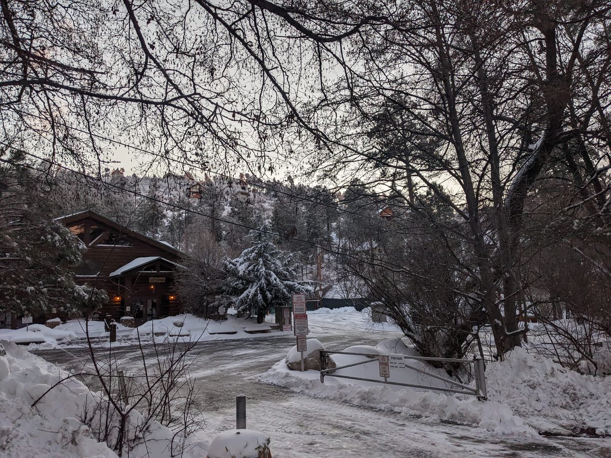 Mtlemmonhotel's tweet photo. The calm before the next storm. Most of Mt Lemmon received anywhere from 12 to 18 inches of snow with more forecasted tonight. ⛄️ 🎿 ⛷️ 

Pictures from Thursday, February 8, 2024 at 745am. For current road conditions - please call (520) 351-3351 https://t.co/zQKHc8eW3h
