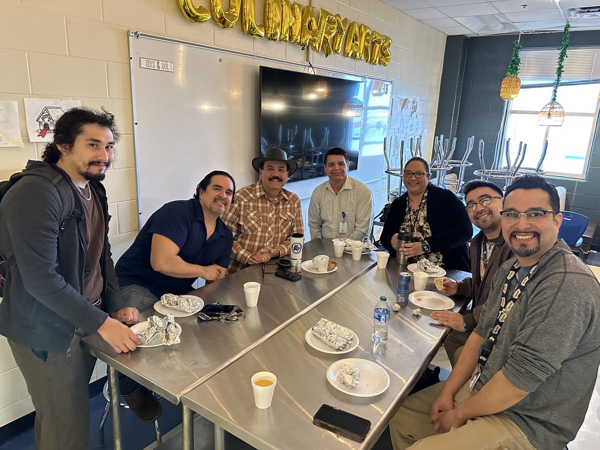 SSAISDssahs's tweet photo. The South San Antonio High School Culinary Arts class hosted their annual Cowboy Breakfast for Faculty and Staff to kick of Rodeo Season! #culinaryarts #cowboybreakfast #rodeo #PawsUp https://t.co/yAhy5wHvbG