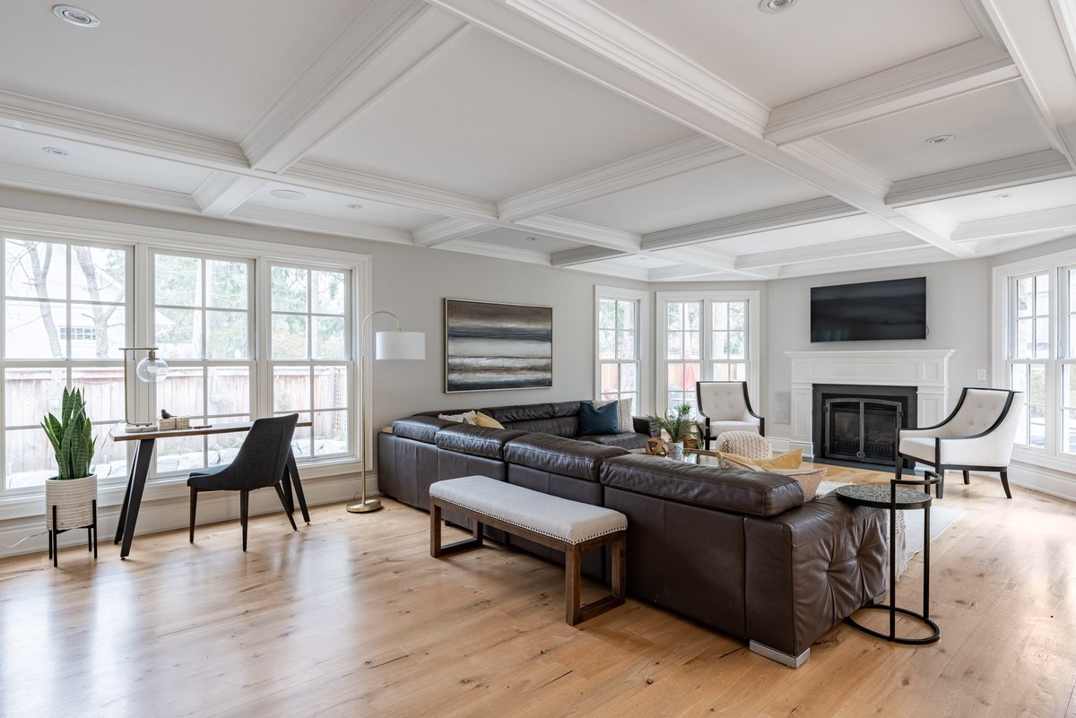 RobKadRealEst's tweet photo. #ForSale Step into the epitome of luxury living at 177 Gloucester Avenue, a truly exceptional property that redefines affluence and comfort on an expansive 0.581-acre lot. 🏡 

Learn more at our website - https://t.co/FTBXf4YRs6 https://t.co/YUOu9HmNlG
