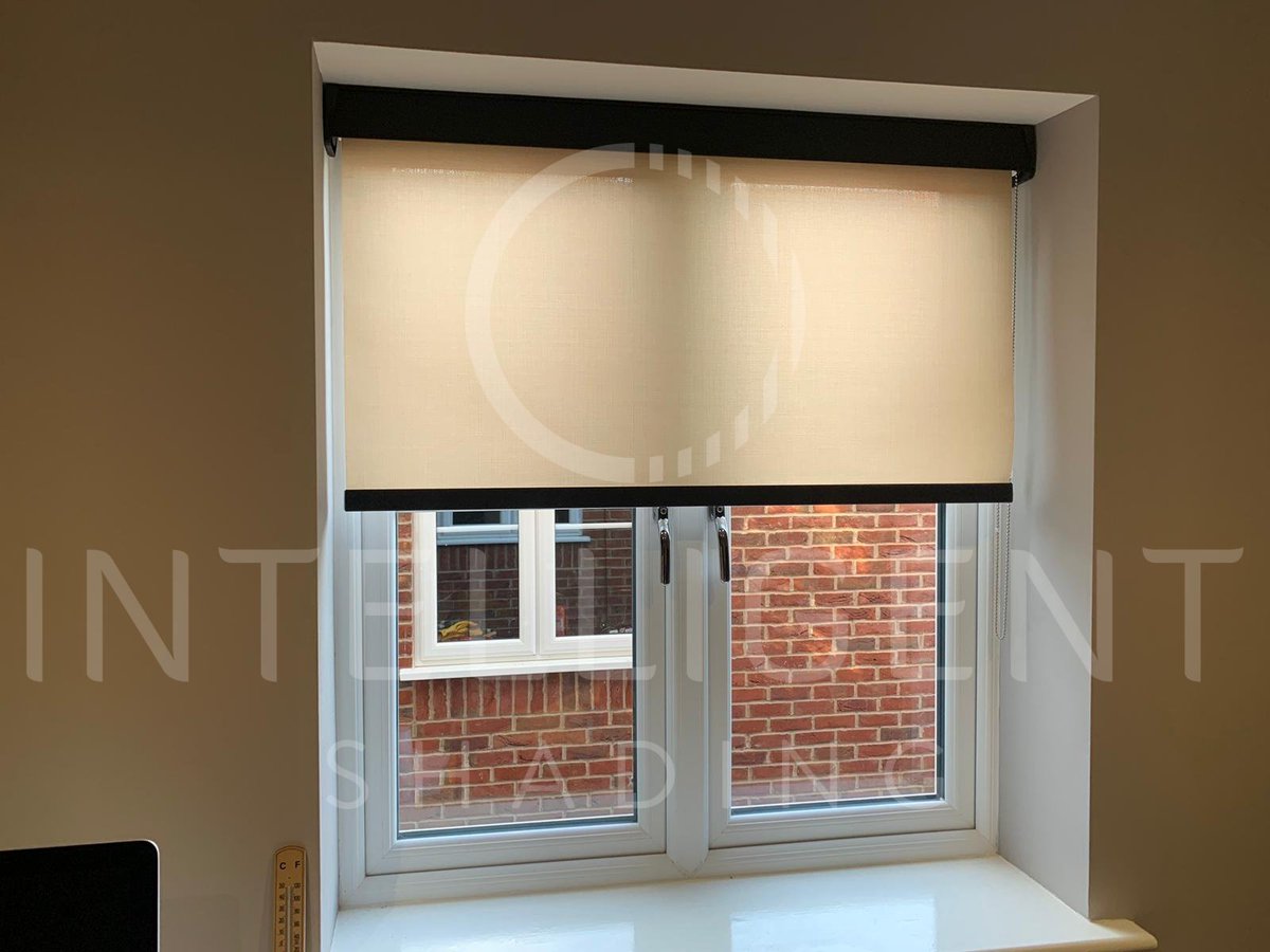 smart_blinds4U's tweet image. We love these! This customer opted for Roller blinds with a contrasting fascia and bottom bar. 🤩

#IntelligentShading #blinds #curtains #homedecor #interiordesign #windowfurnishings #windowblinds #motorisedblinds #rollerblinds #verticalblinds #twistblinds #veluxblinds #awnings