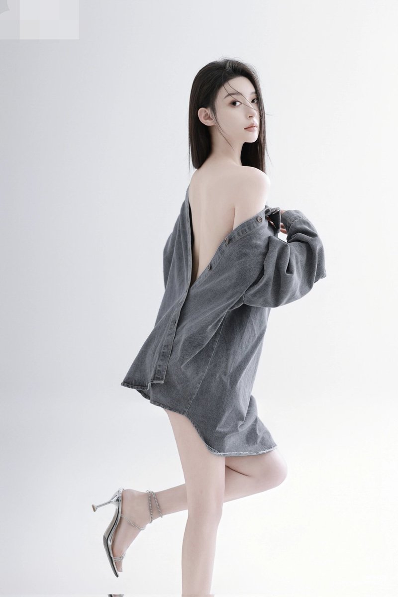 晚安，各位，今天好好休息。明天是除夕，兔年最后一天哦。 https://t.co/Tny2C9B8Xa