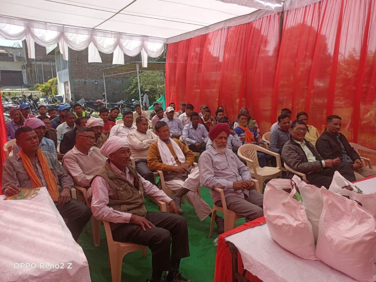FisheriesGoI's tweet photo. #MatsyaSevaKendra: A hub of #AquaticInnovation was established by Sh. Harinder Singh of #Sitarganj, #UdhamSinghNagar, #Uttarakhand, under #PMMSY. 
With an investment of ₹25L, backed by ₹10L subsidy, it has generated employment for 5 and will benefit the entire village. https://t.co/P57hwCrXQq