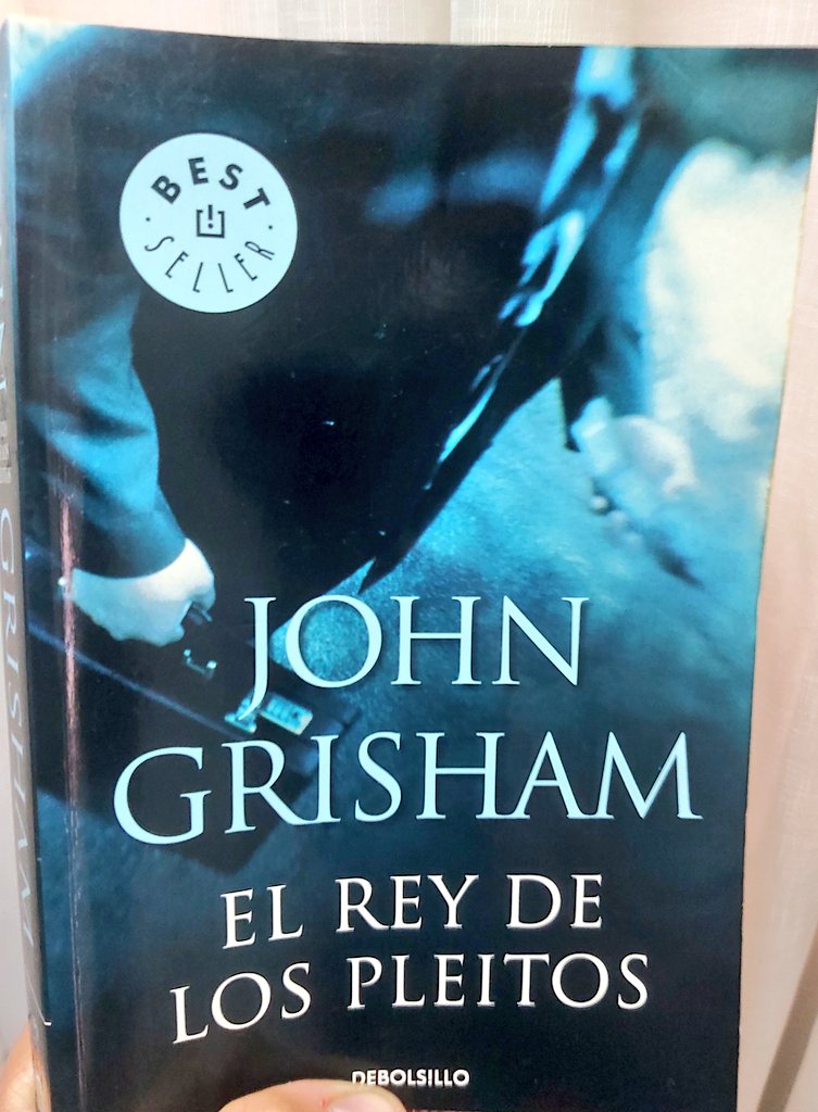 Libro recomendado 📚 para los amantes de las novelas de investigación visto del lado de los abogados. Demandas a la industria farmaceutica por medicamentos que tienen efectos secundarios mortales #johngrisham El Rey de los Pleitos.
