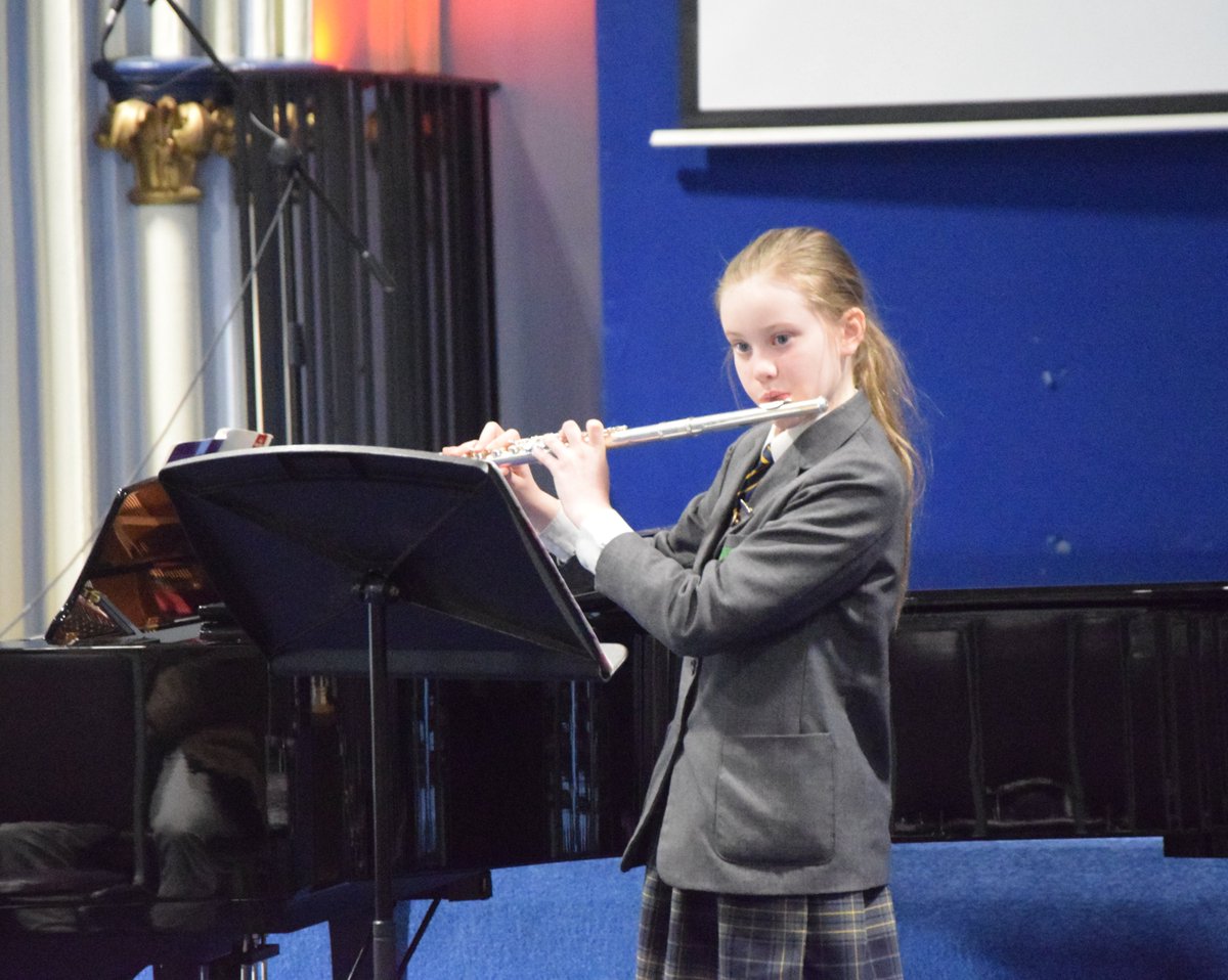 HSofDundee's tweet photo. More than 80 pupils took part in the Junior Music Competition, entertaining family members, and impressing the adjudicator, with fab performances on instruments ranging from viola, drums, saxophone, trumpet and guitar, to clarsach, voice, piano and xylophone.🎼
Well done all! 🤩 https://t.co/gU9T6KGnqz