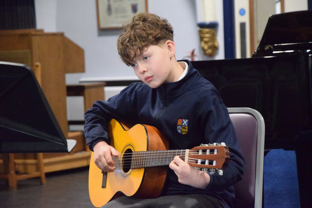 HSofDundee's tweet photo. More than 80 pupils took part in the Junior Music Competition, entertaining family members, and impressing the adjudicator, with fab performances on instruments ranging from viola, drums, saxophone, trumpet and guitar, to clarsach, voice, piano and xylophone.🎼
Well done all! 🤩 https://t.co/gU9T6KGnqz
