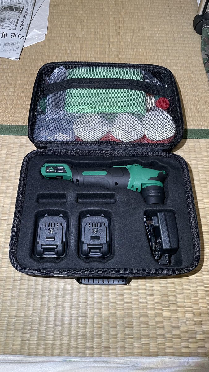 xvLgp9Q0IPkUWn9's tweet photo. うふふꉂ🤭大人の玩具買いました✌️ 
75ミリDA(オービット12mm/3mm)、30mmSAの3モード切り替え👍
さてN BOXで遊ぼうかな…🤔💭

#BATOCA 
#S4コードレスポリッシャー https://t.co/oQF9zZANfg