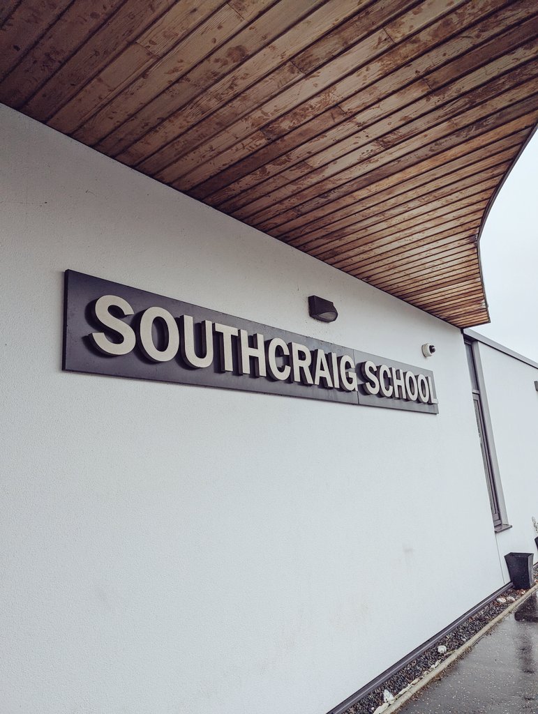 Brad from @SAcarerscentre & I were delighted to join #FriendsOfSouthcraig this afternoon & update on the support & opportunities we have for #SAYoungCarers 💜 Looking forward to visiting in June to meet the parents & carers of the new pupils starting in August ✨