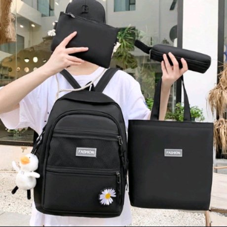 iO1lyn's tweet photo. ㅤㅤ🎒 . . . Mochilas / Bolsas que encontrei na SHOPEE ; a thread https://t.co/dr8nIIhH9G