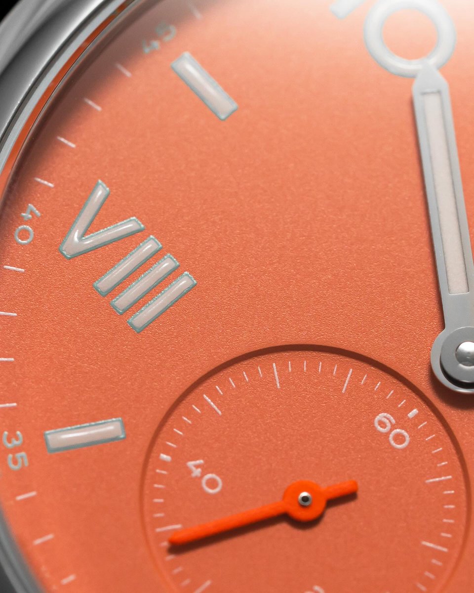 Housed in a well-finished 36mm case, the Cream Coral dial of this NOMOS Club Campus 36 lends a striking accent to an otherwise refined display. Swipe through to take a closer look at the dial details!
•
#nomos #watches #watchesofinstagram #watchcollection #watchcollector