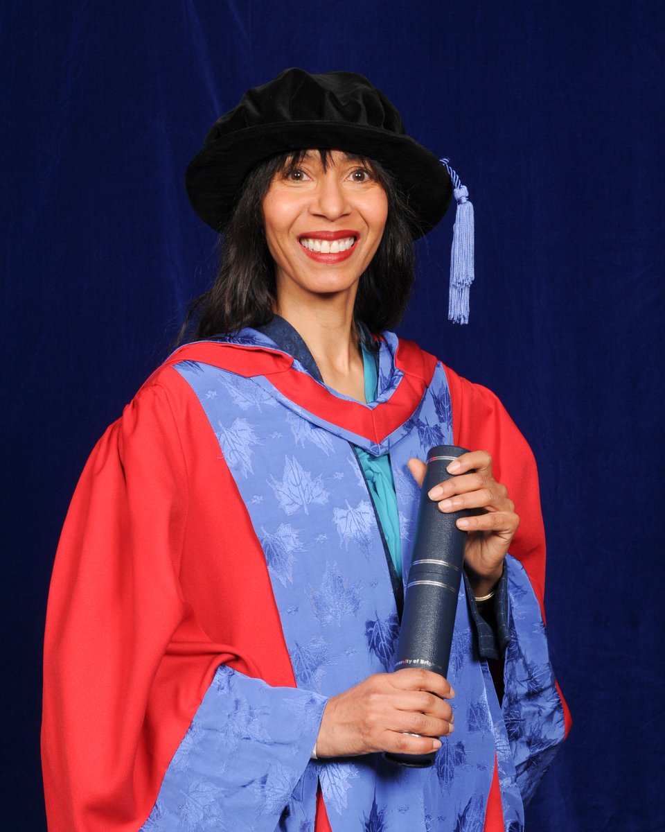 uniofbrighton's tweet image. We’re delighted to welcome our newest honorary graduate @mogundehin - in recognition of her major contribution as a thought-leader on interiors, wellbeing, design and style 👏 

#brightonforever #brightoneffect #graduation #HonoraryGraduate #BrightonUniversity