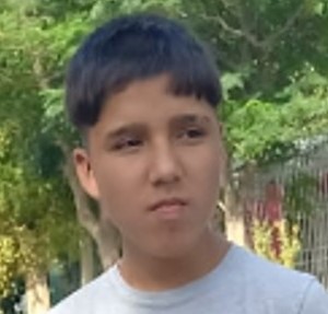 #URGENTE BÚSQUEDA EN TIEMPO REAL #NEUQUEN  PEDIMOS MÁXIMA DIFUSIÓN🙏
Ricardo Mariano Pineda tiene 13 años, desapareció el 7/2 en la ciudad de Neuquén. Es delgado, altura 1,60. Vestía campera Nike negra, pantalón negro y zapatillas. Avisar #Urgente al☎️0299-5481755, o 911