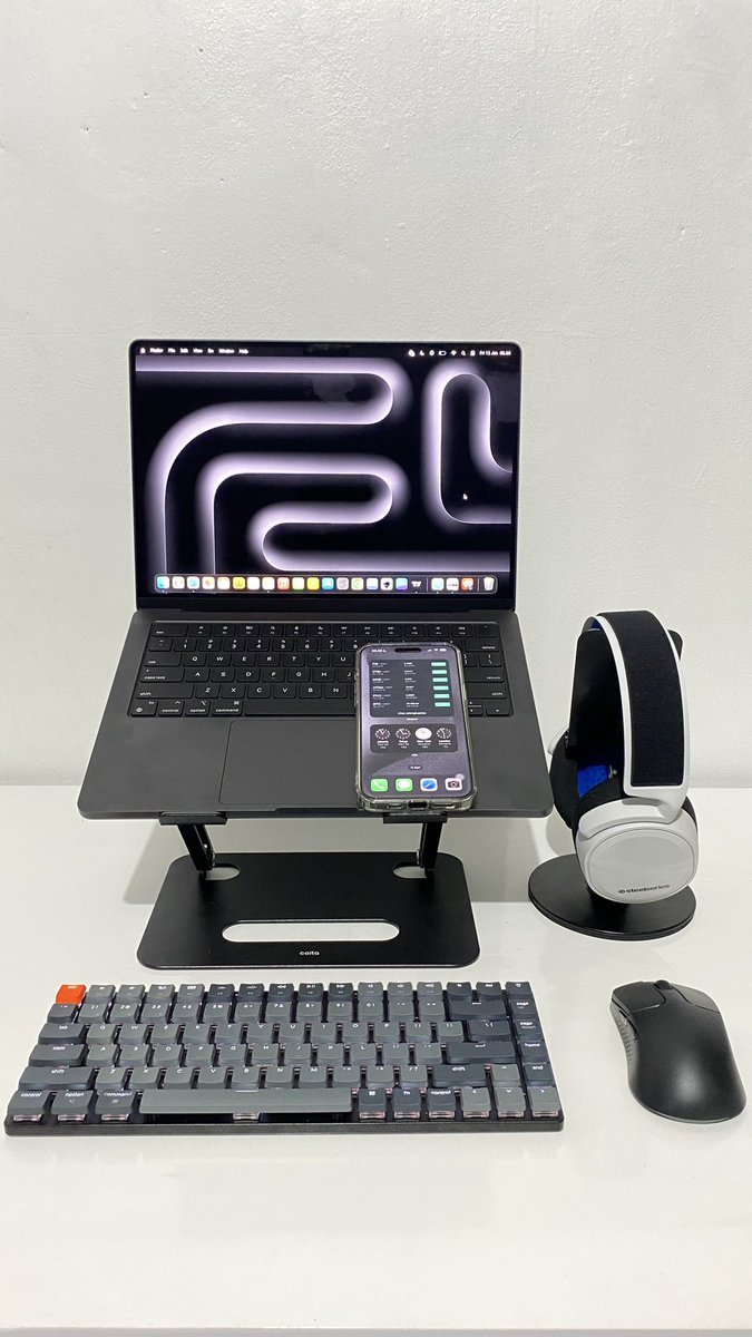 KeychronMK's tweet photo. Embracing the WFH vibes with the clean and minimal setup ✨💼✨.
- Keyboard: Keychron K3
- Mouse: Keychron M3 Mini
📷@DetectiveCatz
#KeychronK3 #keychron #keyboard #mechkb #onmydesk #WFH #minimalstyle https://t.co/k2rUFZgG01