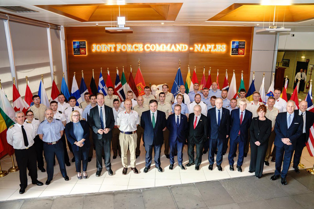 Very useful visit this morning to NATO’s Joint Force Command HQ in Naples 🇮🇹 with the Defence Select Committee of the House of Commons - meeting 🇬🇧 and Allied personnel and seeing the work being done to keep our countries safe #WeAreNato