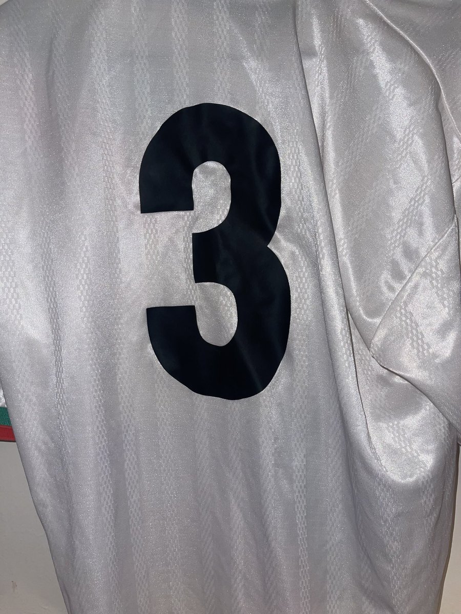 kianrep's tweet photo. Ternana Calcio 90s player issue size XL. Unknown player. Rare shirt you probably won’t find anywhere else.
£35 https://t.co/Eg2h4t6Osf