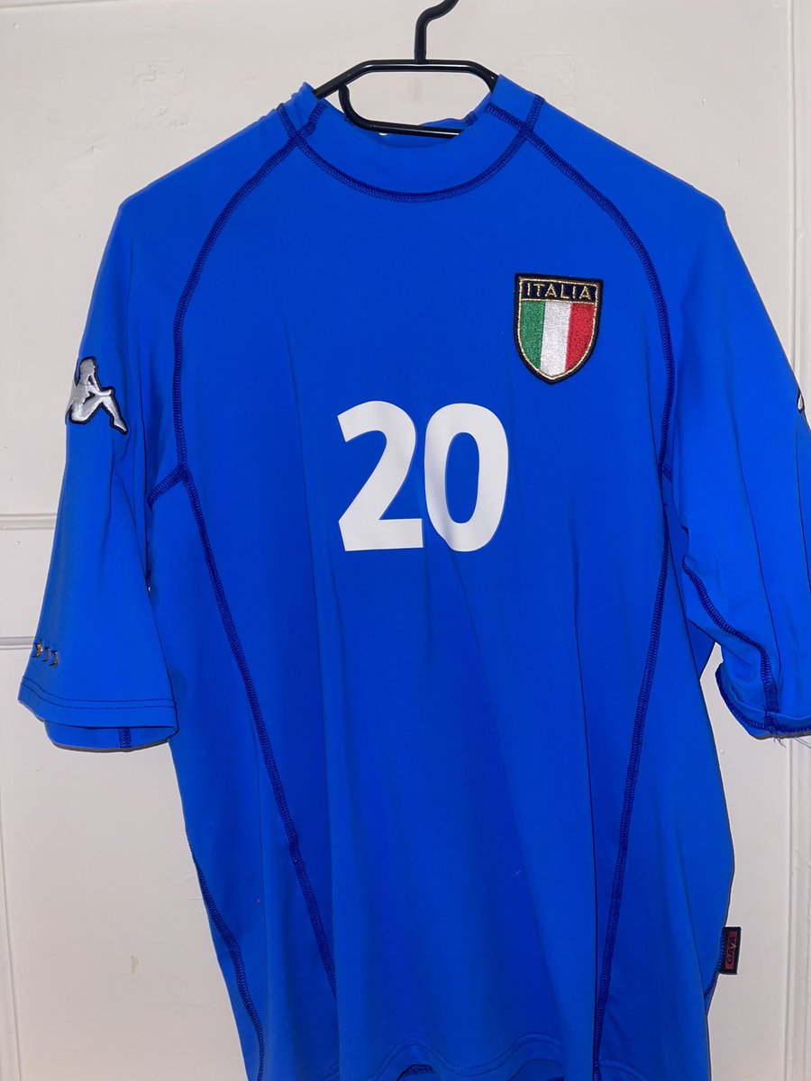 kianrep's tweet photo. Italy 2002? home with Totti 20. Size XL. Unreal shirt. Known for fitting tight so be careful. 
£40 https://t.co/9ZmhwCwGx3