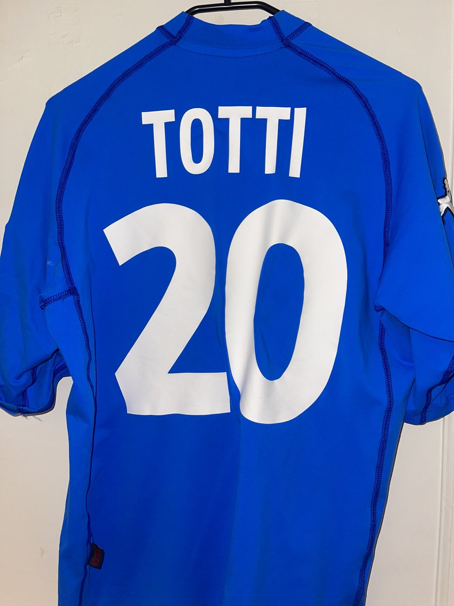 kianrep's tweet photo. Italy 2002? home with Totti 20. Size XL. Unreal shirt. Known for fitting tight so be careful. 
£40 https://t.co/9ZmhwCwGx3