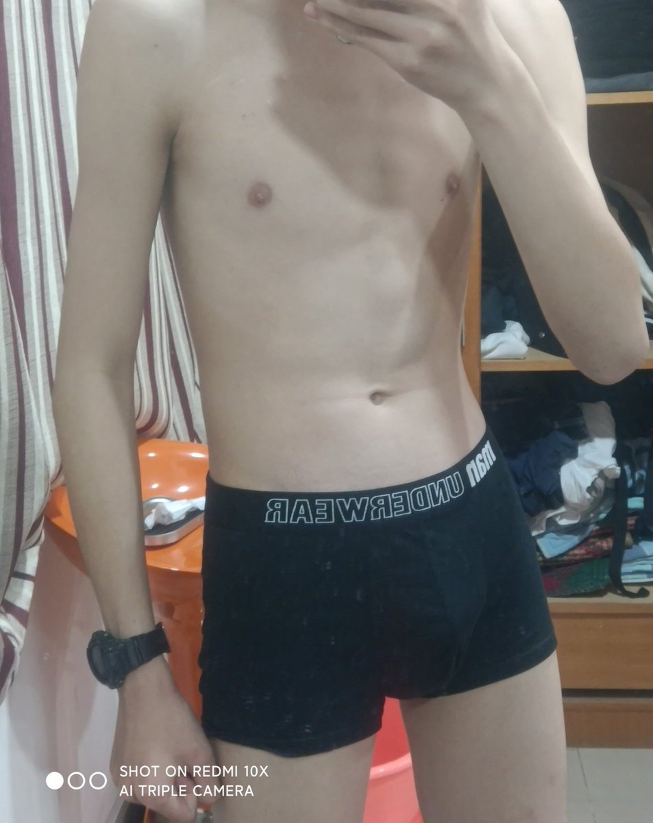 dapingpingping2's tweet photo. 男大鸡儿 #大屌 #腹肌 #大学生 #大鸡巴 #软屌 #内裤 https://t.co/Xh9ck2SO9l