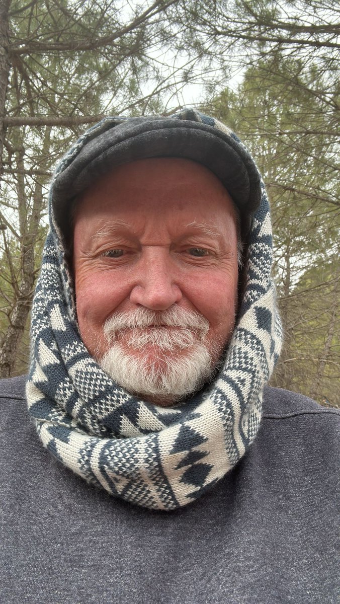 Brothers from the District of Spain who are heading to the Mark lodge event in Madrid have opted to make the most of the roadblocks set up by farmers today. 4 members of the San Juan Mark Lodge No. 1810 arranged a barbecue in a field by the road connecting Madrid and Albacete. 😁