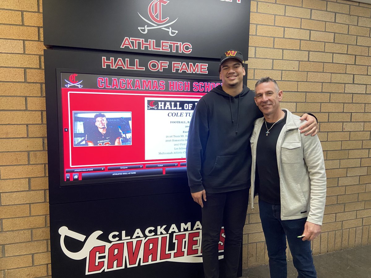 Great night honoring Cole Turner into the Clackamas HOF. So proud of what this young man stands for: hard work, loyalty, and character. Go Commanders! kptv.com/video/2024/02/…