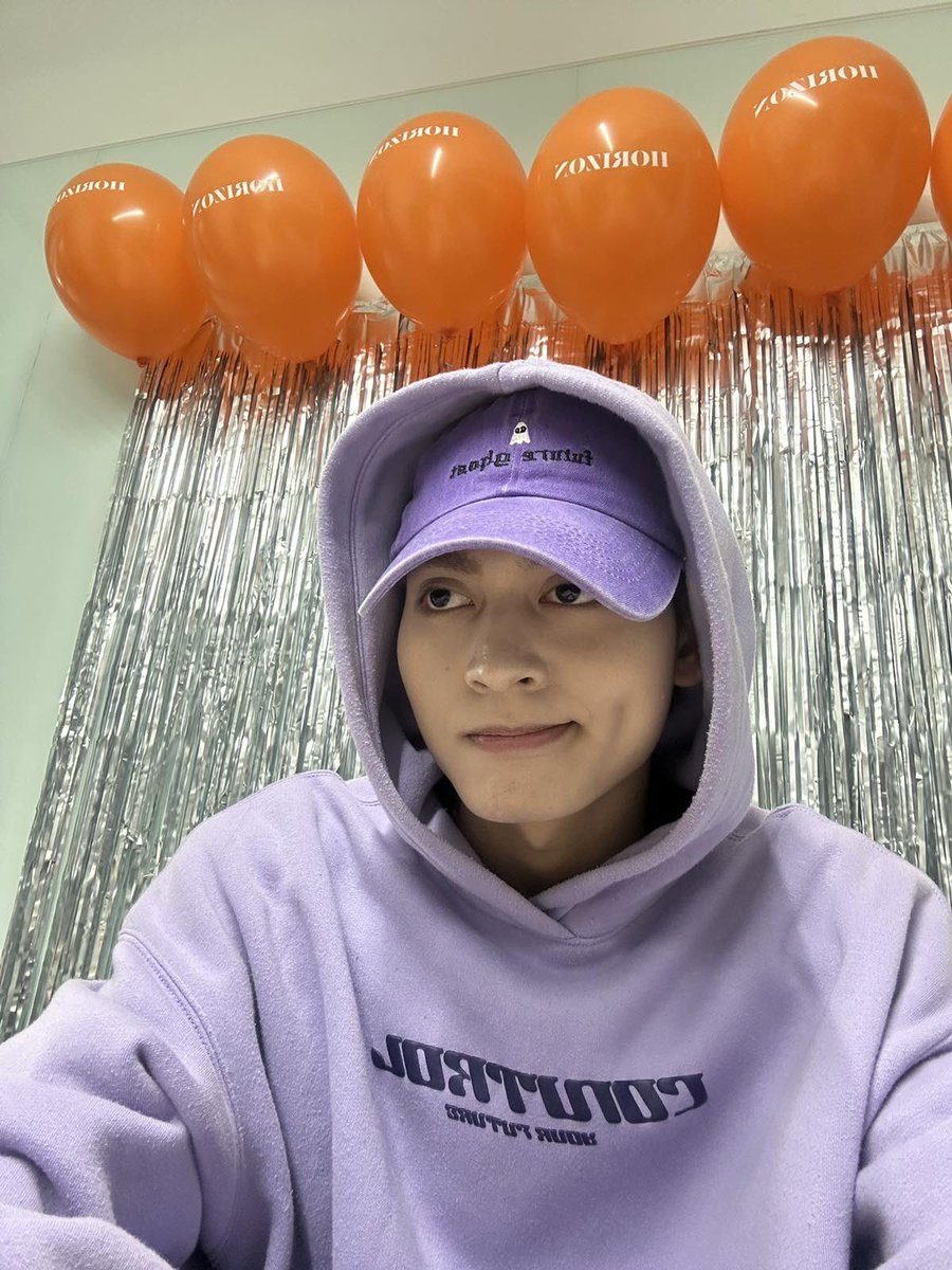 HORI7ON_twt's tweet photo. [🐼] Thank you so much for all the beautiful greetings I’ve received today I’m so glad and grateful to all of you, this year I’ll keep fighting and fighting to improve myself more✨

#HORI7ON #호라이즌 #REYSTER #레이스터 https://t.co/lGGTNv5wxP