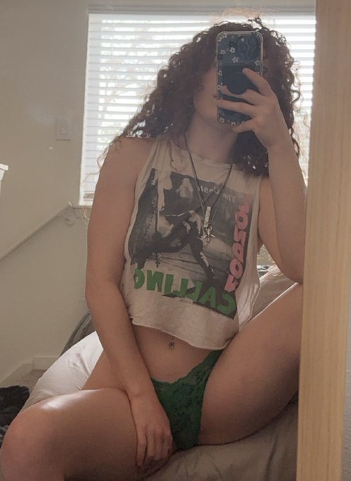 Hora de levantarse -_-  Say good morning or else I might have a bad day&hellip;. And we wouldn&rsquo;t want that https://t