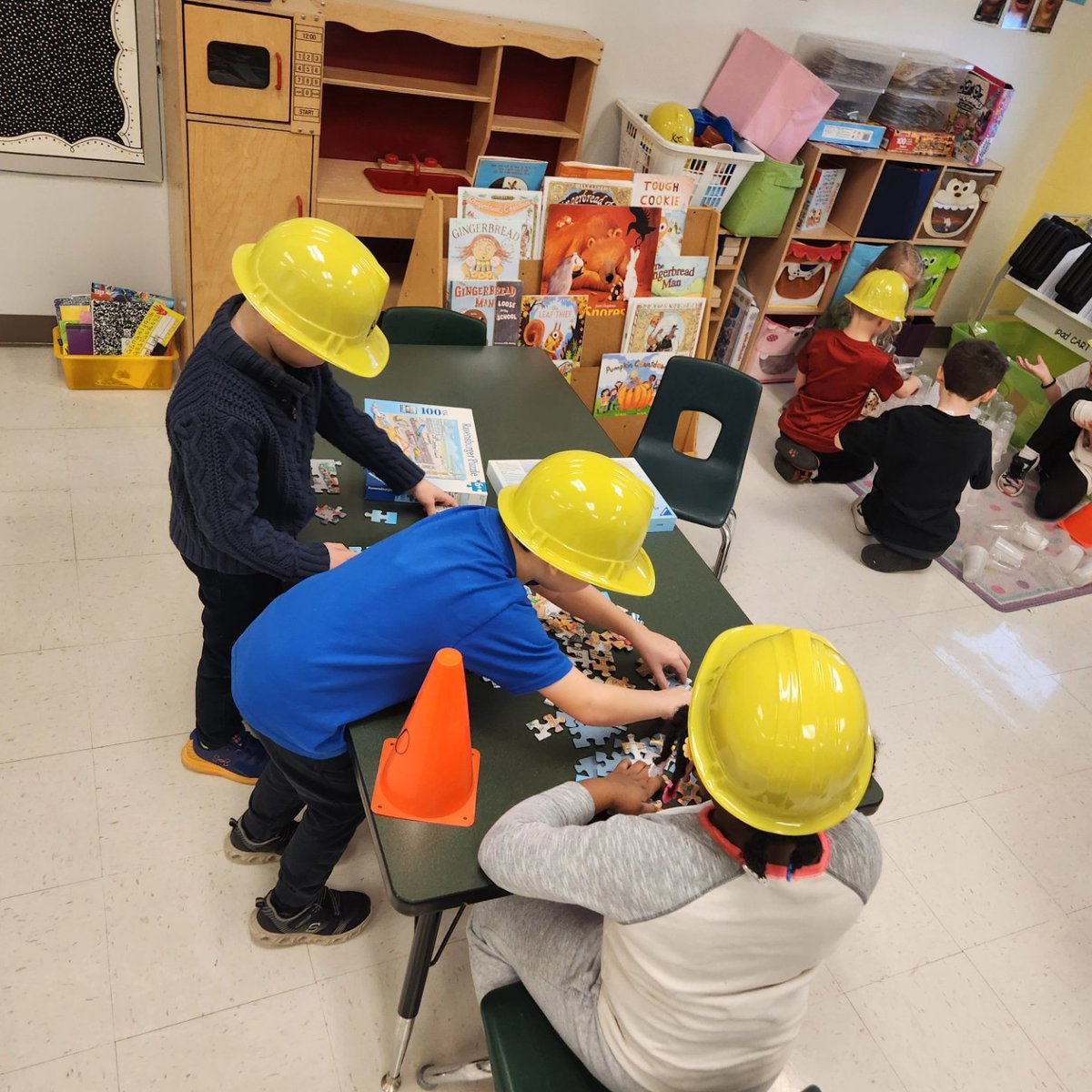 Building our way to 100 with our 100th day rotations! Round 2 #wsdlearns #wearewentzville #gtegators