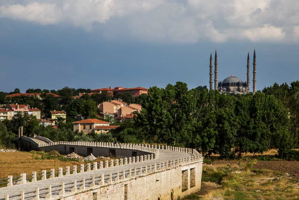 Saraçhane Köprüsü keşfetmeden ölme 💙 #edirne #Bridge #traveler #TravelTips #Travel #TravelThursday #landscapephotography #köprü #architecture #mimari #landscape #Amazing