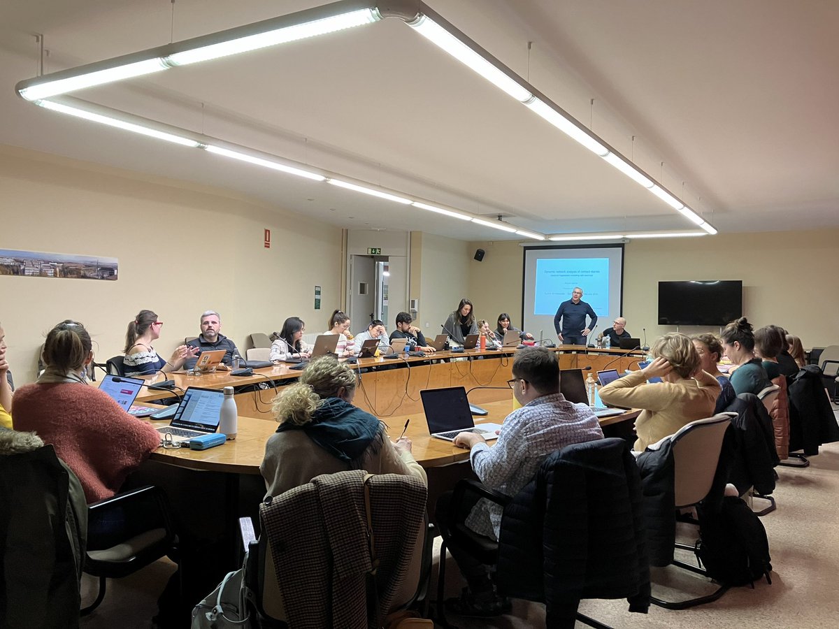 This afternoon we are working on “Dynamic network analysis of contact diaries” with Juergen Lerner.

#PNA24
#personalnetworks
#personalnetworksanalysis
#socialsciences
#research