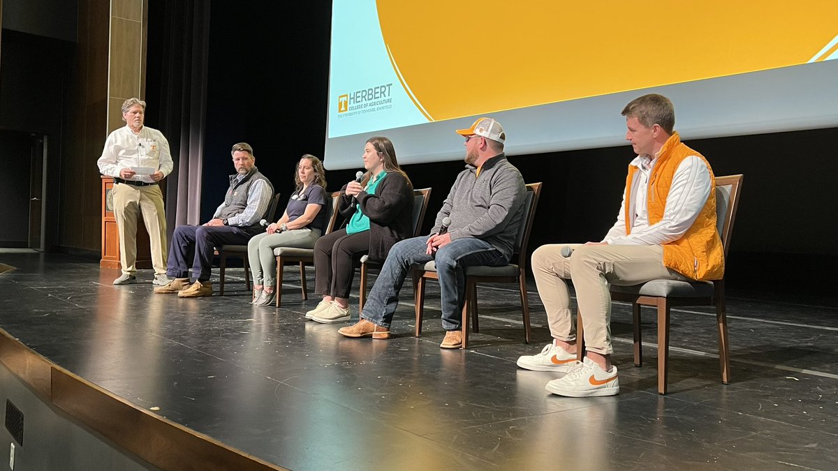 TNFarmBureau's tweet photo. Great night on Rocky Top for UT Ag Night! FFA &amp; 4H students got to hear from a career panel of people with different jobs in agriculture &amp; then cheer on the Vols as they took on LSU in Men’s Basketball. 

#TNFarmBureau | #UTAgNight https://t.co/b1L6UgejaQ