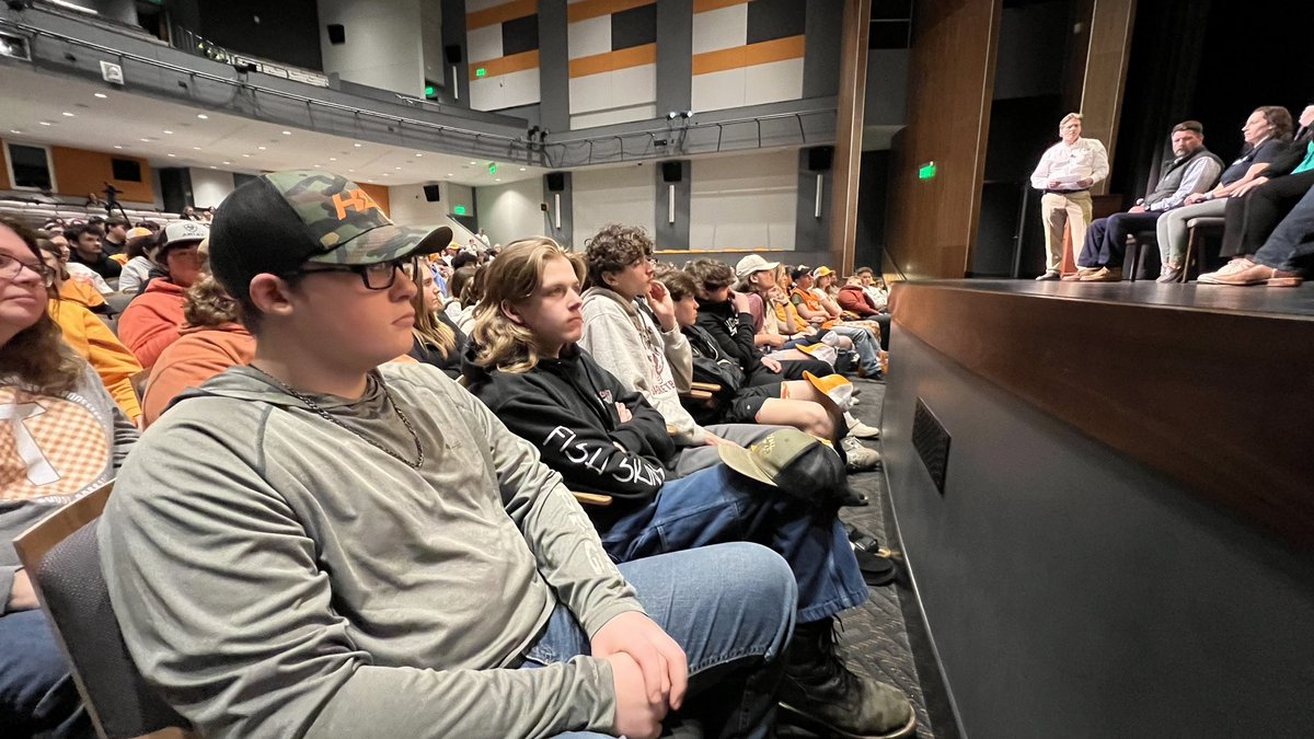 TNFarmBureau's tweet photo. Great night on Rocky Top for UT Ag Night! FFA &amp; 4H students got to hear from a career panel of people with different jobs in agriculture &amp; then cheer on the Vols as they took on LSU in Men’s Basketball. 

#TNFarmBureau | #UTAgNight https://t.co/b1L6UgejaQ
