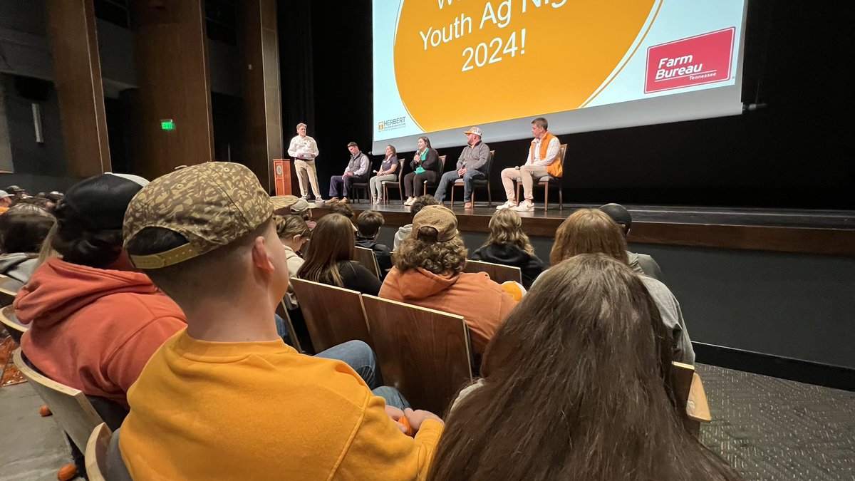 TNFarmBureau's tweet photo. Great night on Rocky Top for UT Ag Night! FFA &amp; 4H students got to hear from a career panel of people with different jobs in agriculture &amp; then cheer on the Vols as they took on LSU in Men’s Basketball. 

#TNFarmBureau | #UTAgNight https://t.co/b1L6UgejaQ