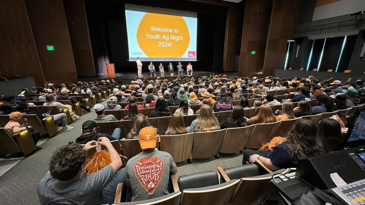 TNFarmBureau's tweet photo. Great night on Rocky Top for UT Ag Night! FFA &amp; 4H students got to hear from a career panel of people with different jobs in agriculture &amp; then cheer on the Vols as they took on LSU in Men’s Basketball. 

#TNFarmBureau | #UTAgNight https://t.co/b1L6UgejaQ
