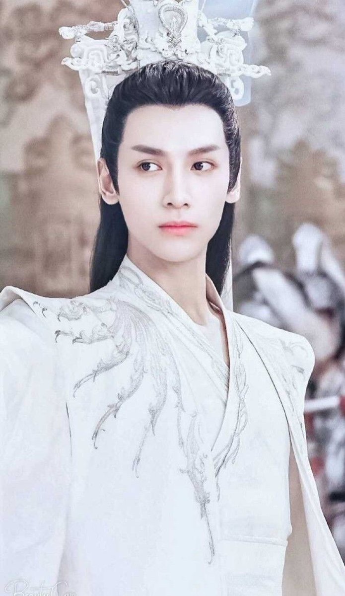 XFXSharon's tweet photo. @Xixisrabbit One of my favorite characters, I just finished it for the 5th time and I love his interpretation of Runyu, he is so complete in feelings...
🐉🥰❤️
#LuoYunxi
#罗云熙 
#AshesofLove https://t.co/DZpNZDb1ih
