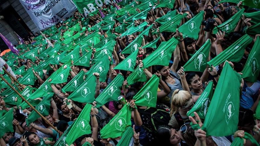 HumbertoTumini's tweet photo. Diputadas de Milei, entre ellas la “influencer” y mamarracho Lilia Lemoine, presentaron un proyecto de ley para volver a ilegalizar el aborto. Repudiable.
Pero, además, como les dijo Pichetto el martes con la ley ómnibus: “A estos libertarios les encanta seguir perdiendo” https://t.co/NQEOh5q2fp