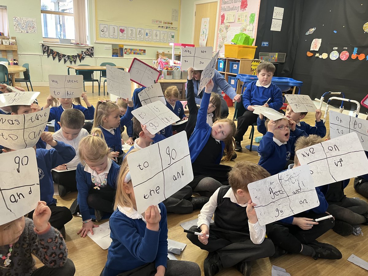 MissRBrooksAPS's tweet photo. This week in P1 we created rockets and spaceships for our space area. Learned how to play Bingo with our common words and enjoyed friendly competition developing our fine motor skills 🤩 @airthprimary https://t.co/J0HDR0CocT