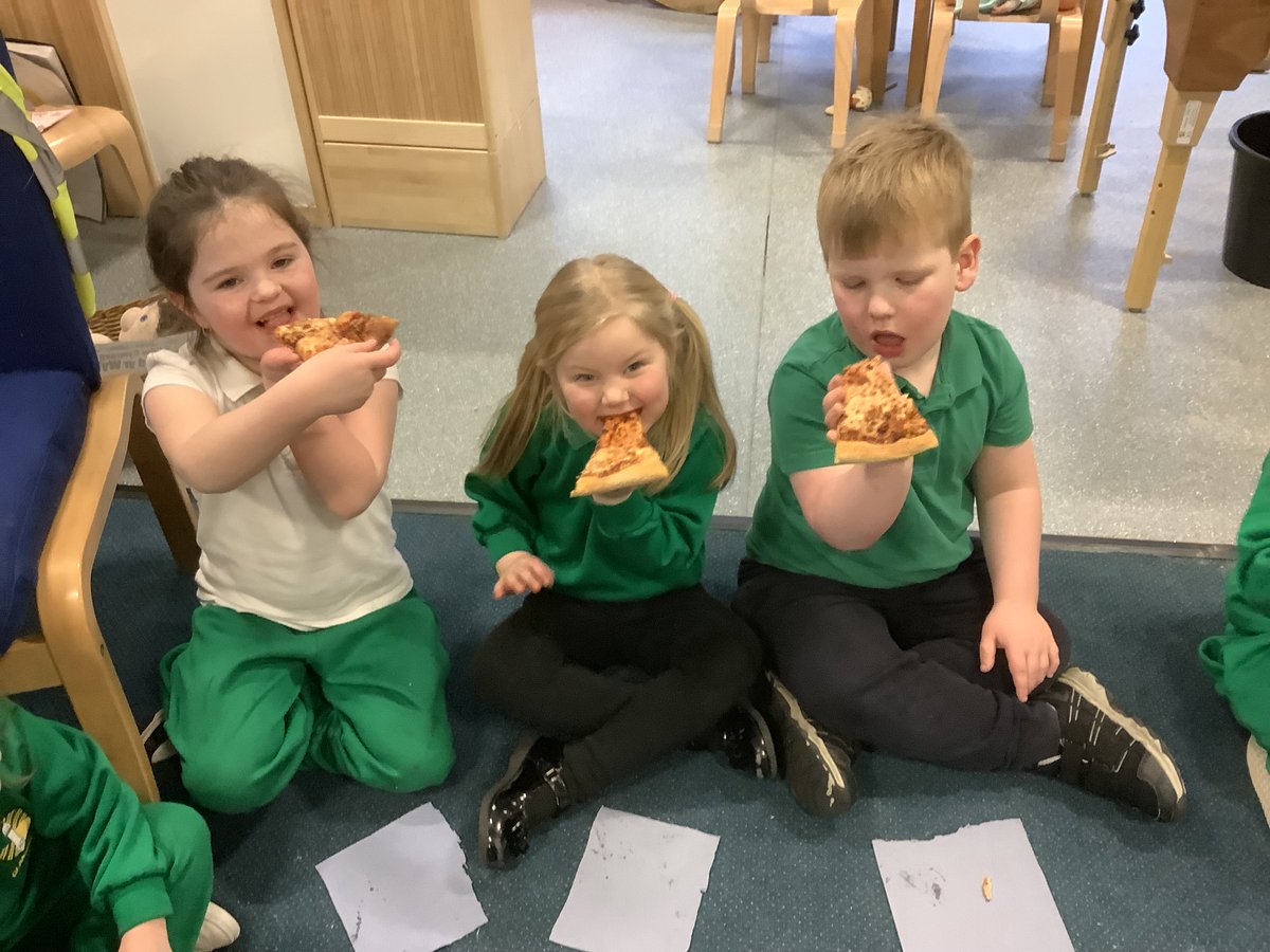 glanhowyprimary's tweet photo. Llongyfarchiadau to Bera Bach who achieved the highest attendance of the half term! We thoroughly enjoyed our Domino's Pizza delivery to celebrate our achievement! #HighestAttendance #BeraBach https://t.co/LJgRurgSSv