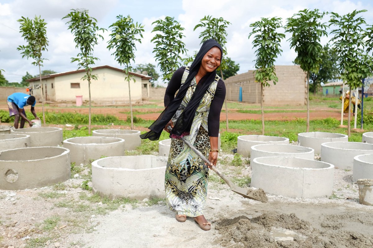 Adam Adamu, Ghana's FIRST female toilet business owner, and one of 263 entrepreneurs have sold, installed, and serviced 16,000+ toilets, improving sanitation for 120,000+ individuals.

#IDW2024 #SDGs #GoForTheGoals <a href="/CanHCGhana/">Canada in Ghana</a>