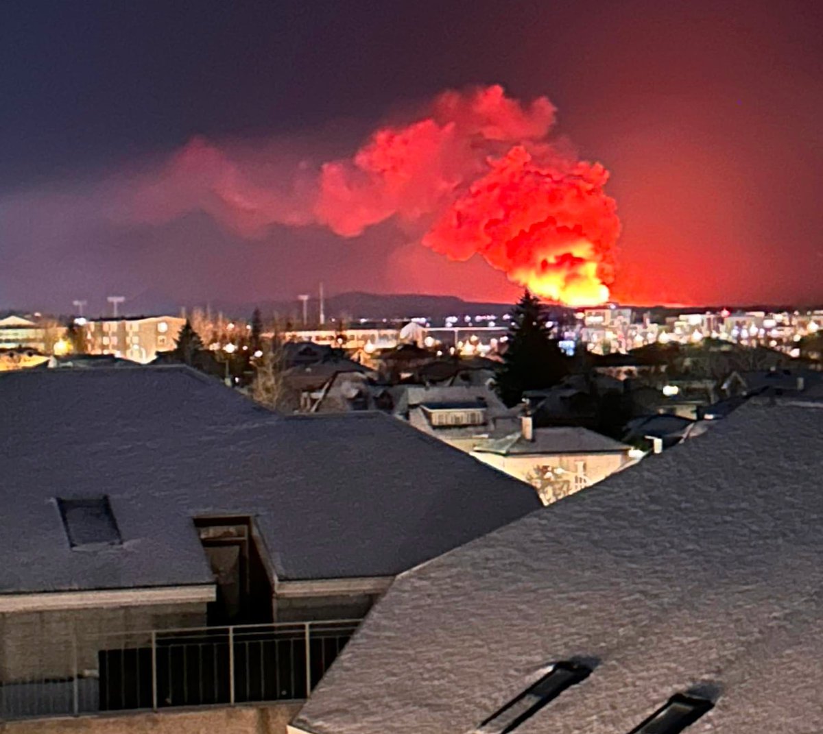 Once again there is an eruption on the 8th of February 2024 at Reykjanespeninsula

We are all safe but some damages on water pipes and electrical infrastructure in the area