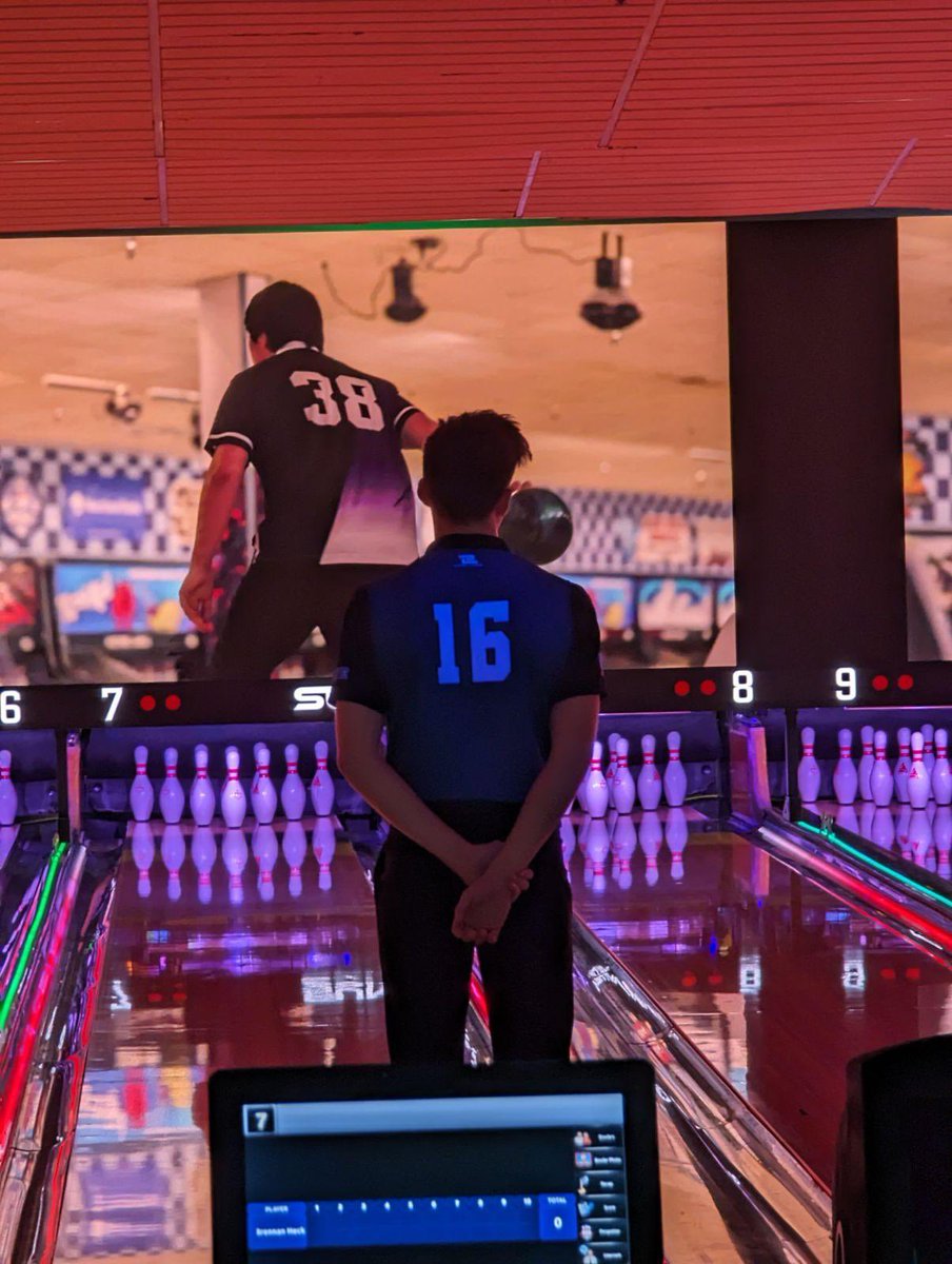 TitanPapio's tweet photo. Boys Individual State Tournament has begun!  Go get it Brennon!!! https://t.co/L5DJ1R5jqS