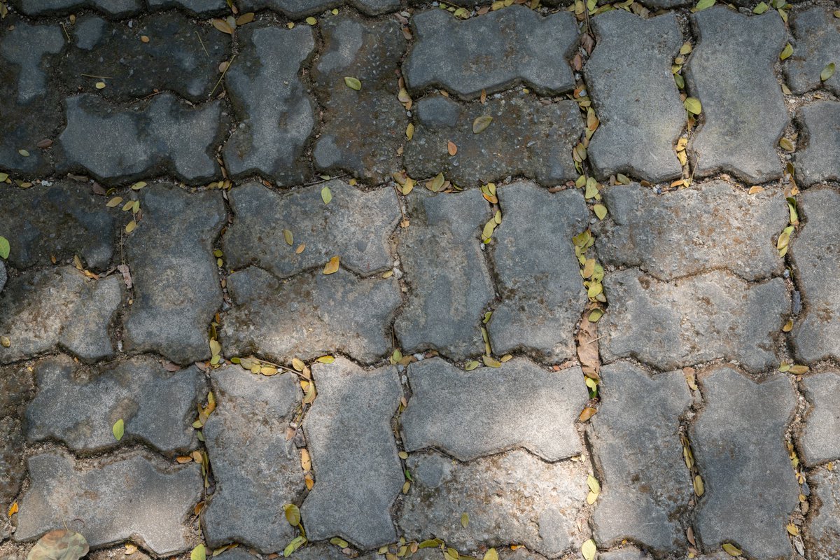 YeHangHarry's tweet image. Broken floor tiles photo reference, taken at Chiang Mai Zoo
#TextureReference #EnvironmentArt