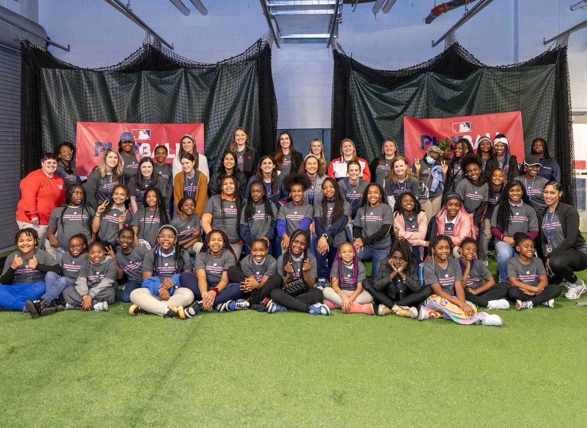 I hope all of you magical unicorns had an amazing #NGWSD yesterday! The <a href="/Nationals/">Washington Nationals</a> Women had a great day running the world, celebrating each other and meeting the next generation of amazing women. I appreciate this badass group more than I can say. 🩷