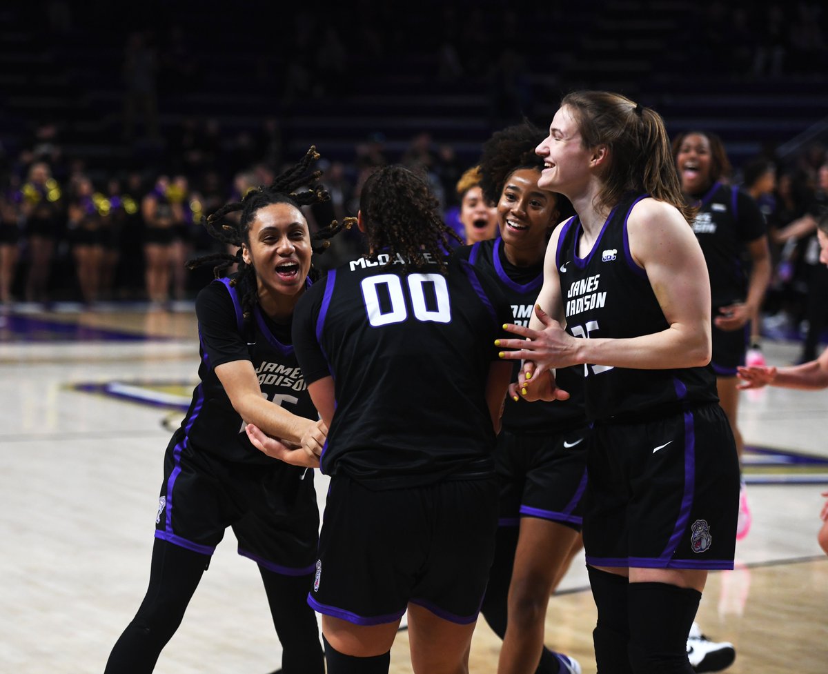 ICYMI: After falling behind 59-58 with 8 MIN left, @JMUWBasketball finished WED's GM vs. South Alabama on a 24-7 run to win 82-66. Ksyusha Kozlova (21 PTS, 11 REB) & Hevynne Bristow (10 PTS, 10 REB) each finished with double-doubles. Full Highlights⬇️ 🔊 on.soundcloud.com/a2MFx