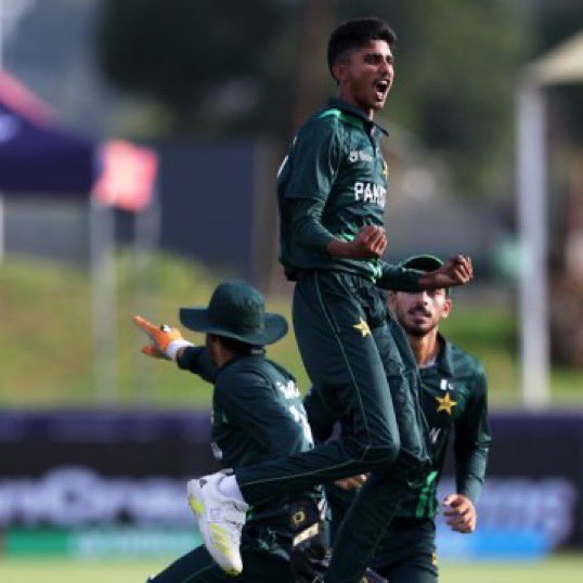 What a bowling Ali raza 🌟
 #U19WorldCup #AUSvPAK #PAKvAUS