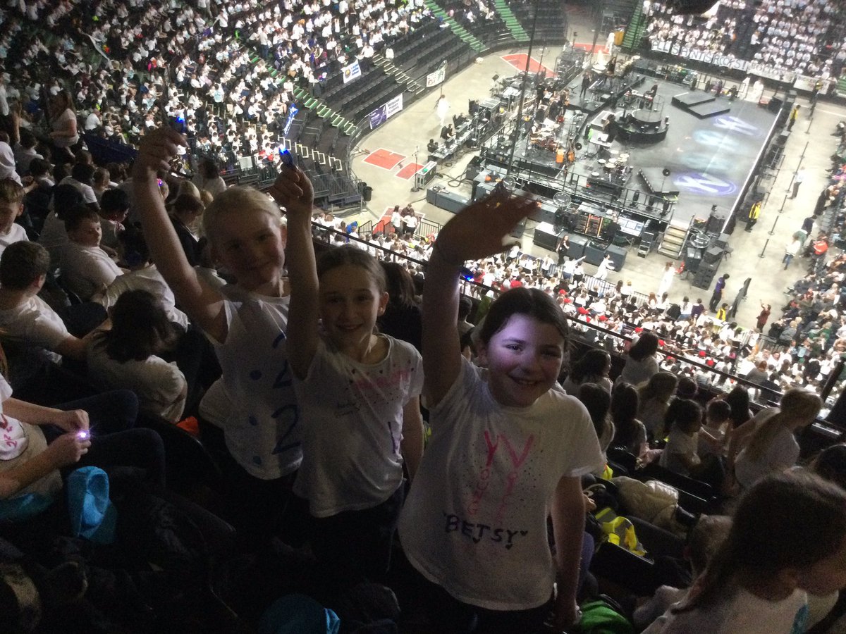 Mrs August tweet media