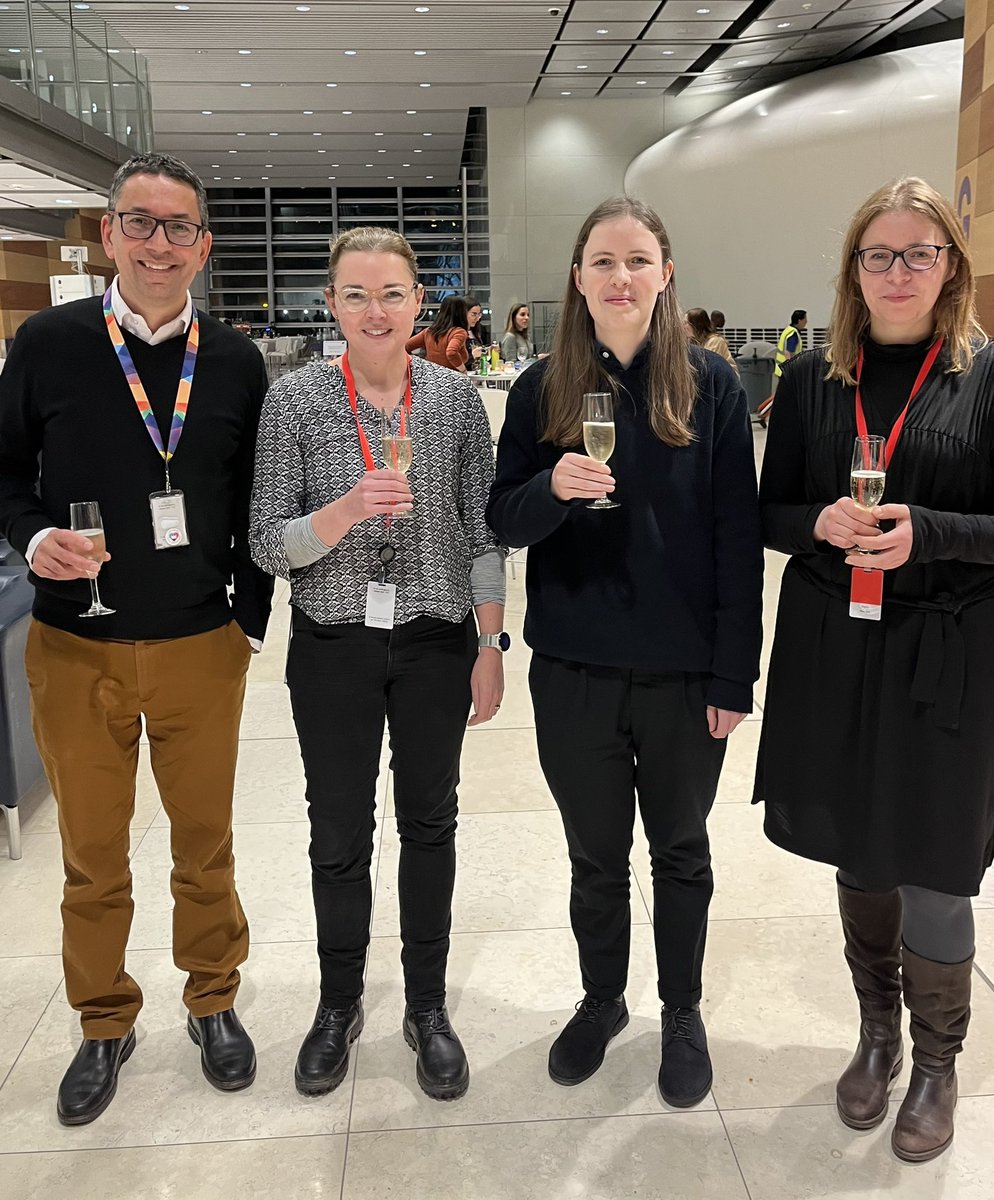 Many congratulations to @ekchilds_ who defended her PhD thesis today. Well done Dr. Childs! Thank you very much to @ActonLab and @patrycja_kozik for acting as examiners!