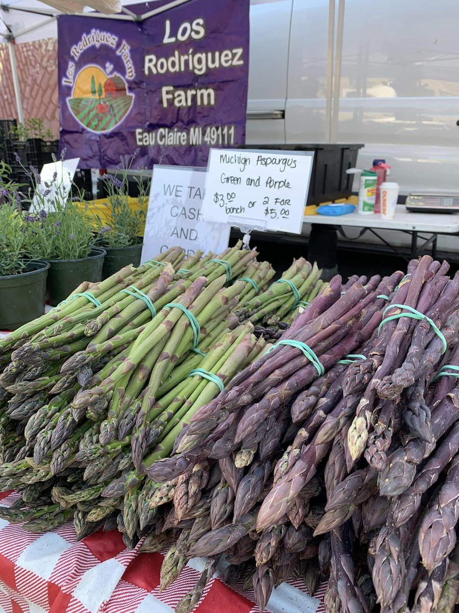 LincolnSq-Ravenswood (@lsrcc_chicago) on Twitter photo We’ll kick off the season 12 weeks from today with a great mix of new and returning vendors. For this season, the market will have a temporary new home at 4513 N. Lincoln Ave due to planned construction around the Western station area.
Details: blockclubchicago.org/.../lincoln-sq… We’ll kick off the season 12 weeks from today with a great mix of new and returning vendors. For this season, the market will have a temporary new home at 4513 N. Lincoln Ave due to planned construction around the Western station area.
Details: blockclubchicago.org/.../lincoln-sq…