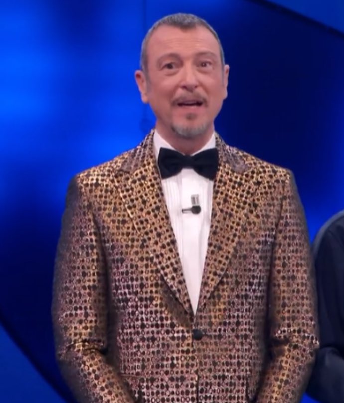 spokemayo's tweet photo. la giacca di Ama fatta interamente di mini Stash

#Sanremo2024 https://t.co/1b9eXVvD6s